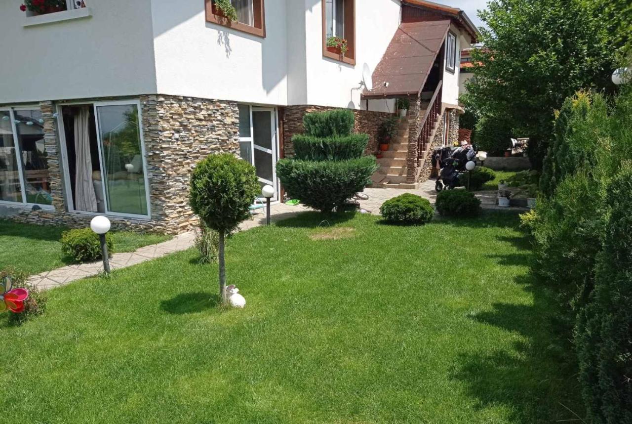 Семейна Къща Лазарови Sapareva Banya Esterno foto