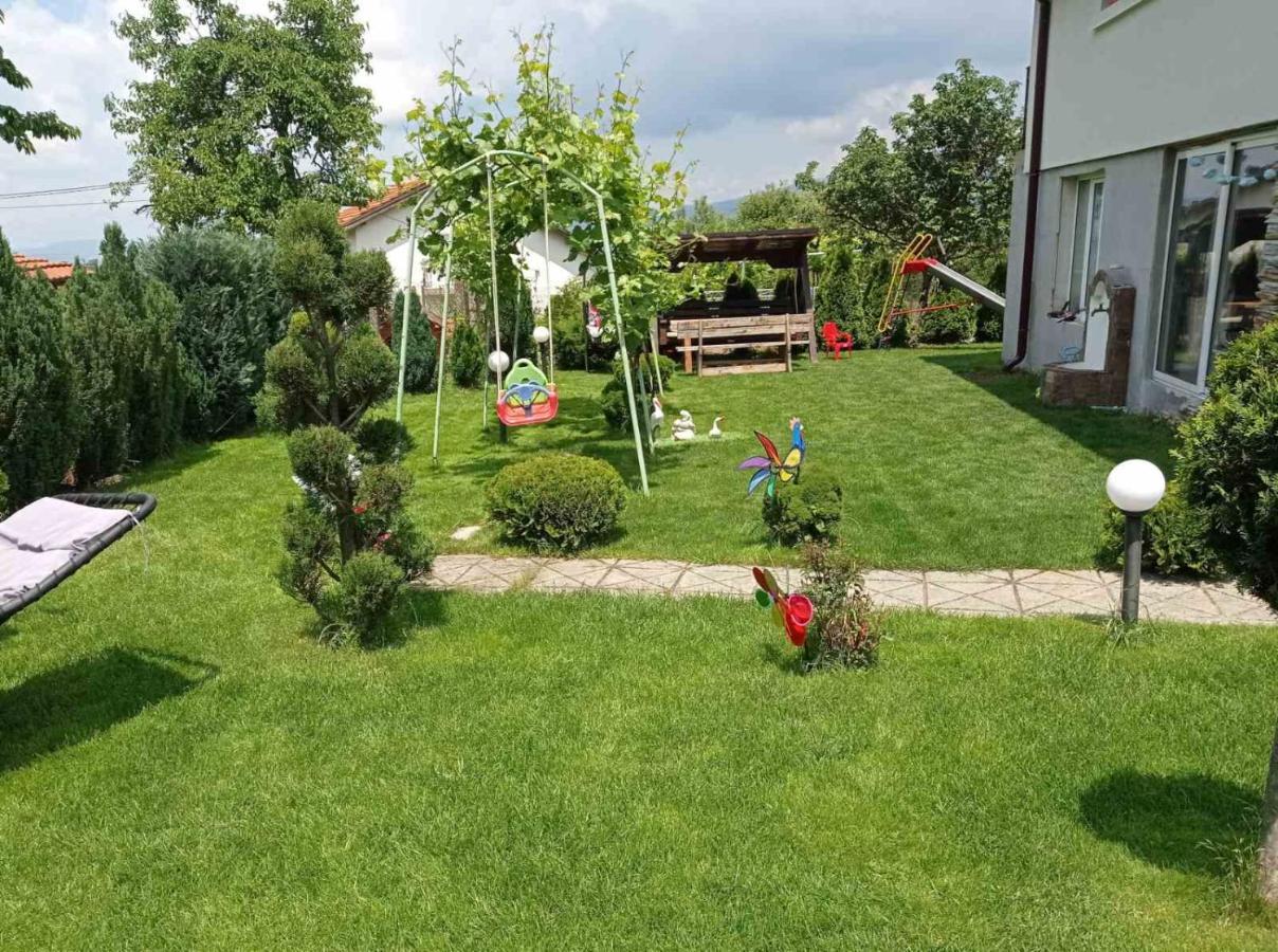 Семейна Къща Лазарови Sapareva Banya Esterno foto
